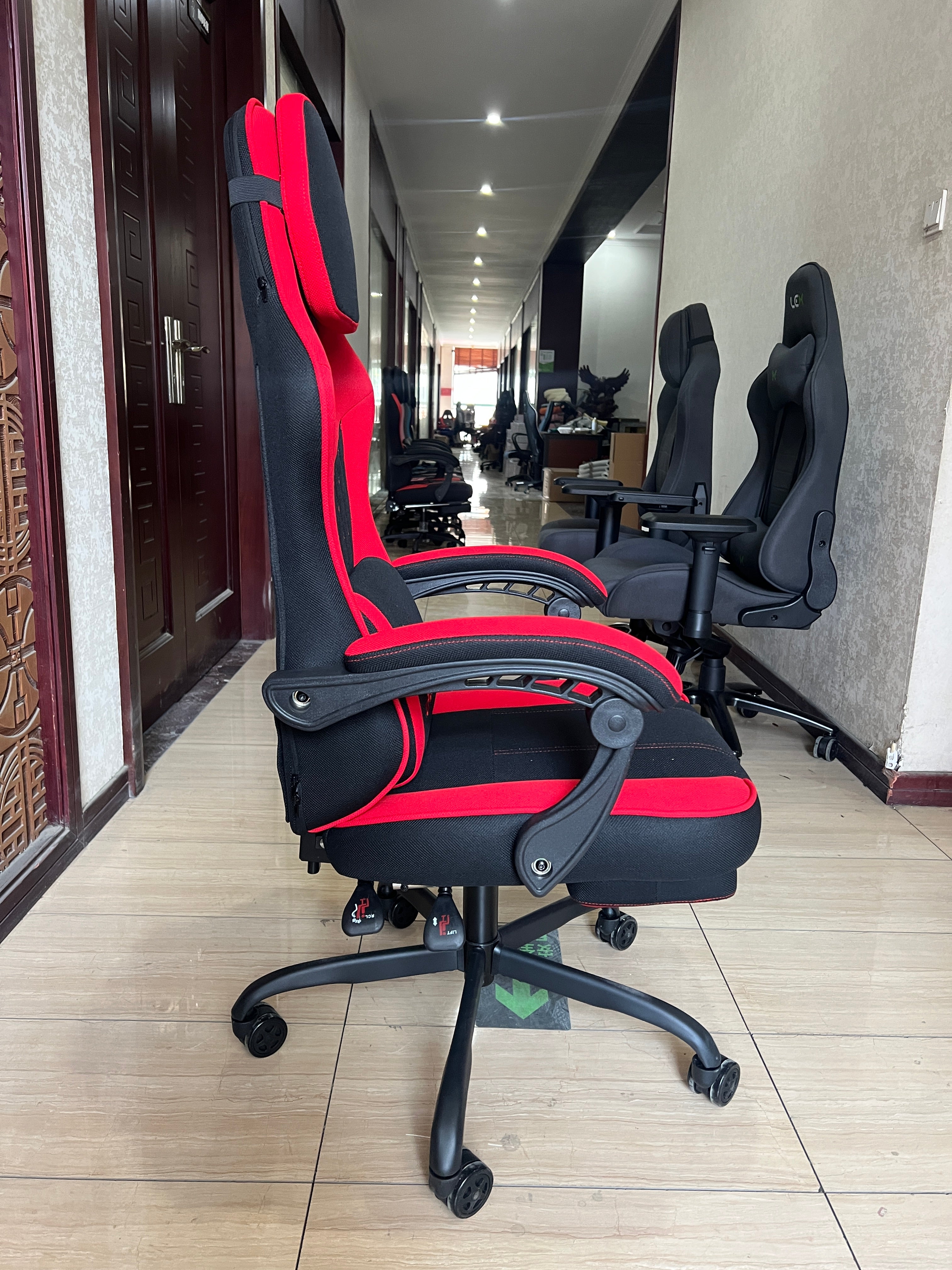 JOHOOFURNITURE E-Sport Chair Special Design with Footrest HA03