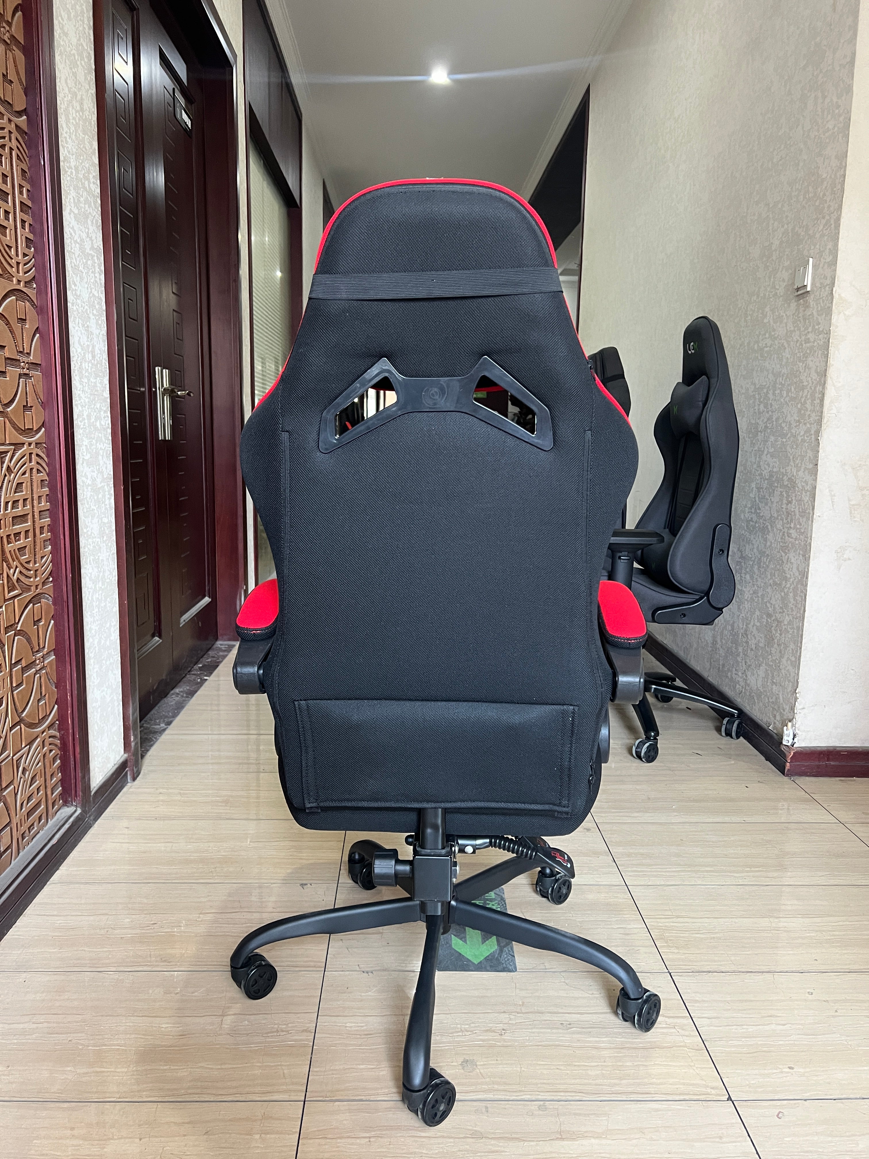 JOHOOFURNITURE E-Sport Chair Special Design with Footrest HA03