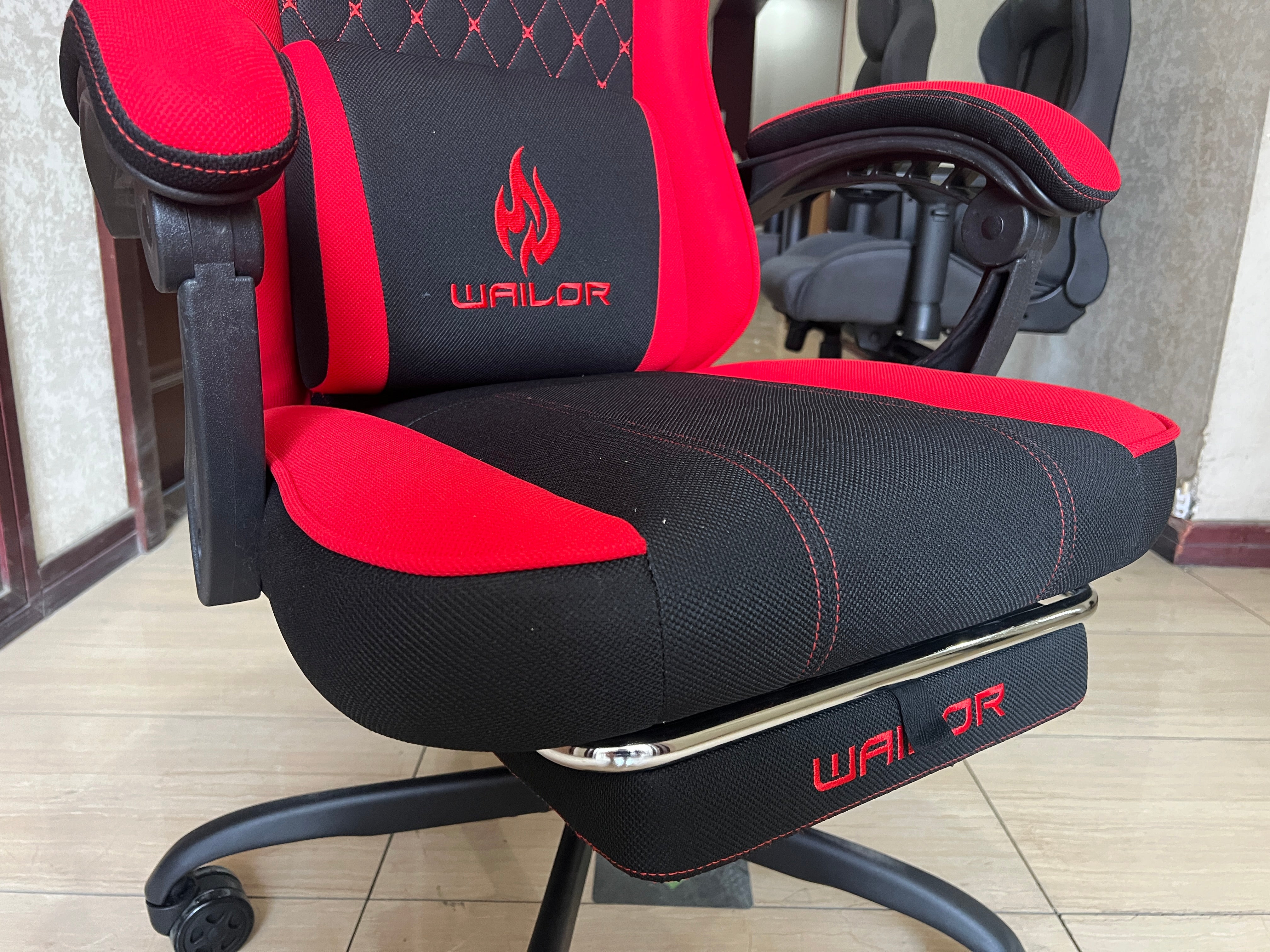 JOHOOFURNITURE E-Sport Chair Special Design with Footrest HA03