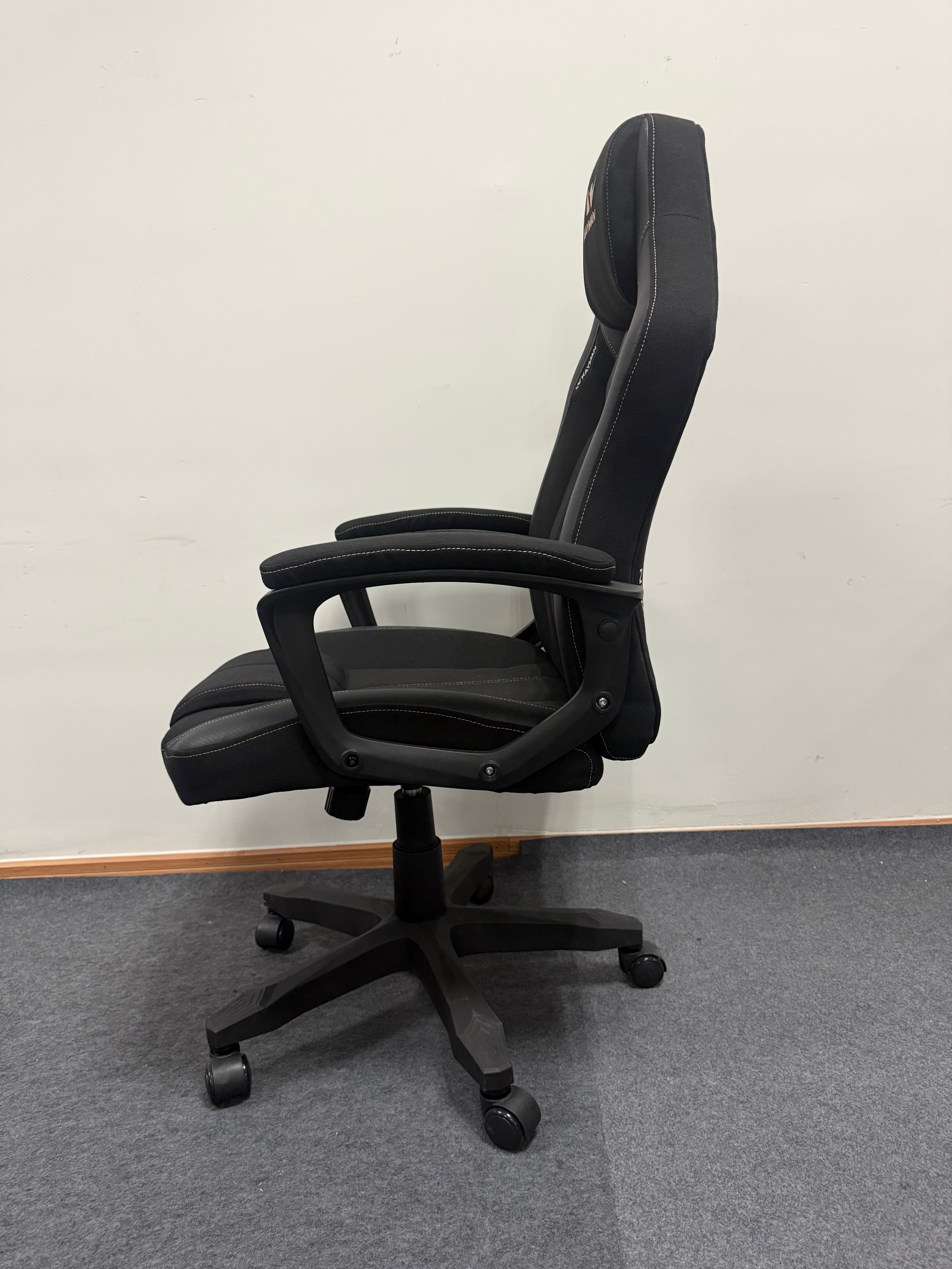 JOHOOFURNITURE Durable fabric no pilling minimalist style gaming chair YJ03