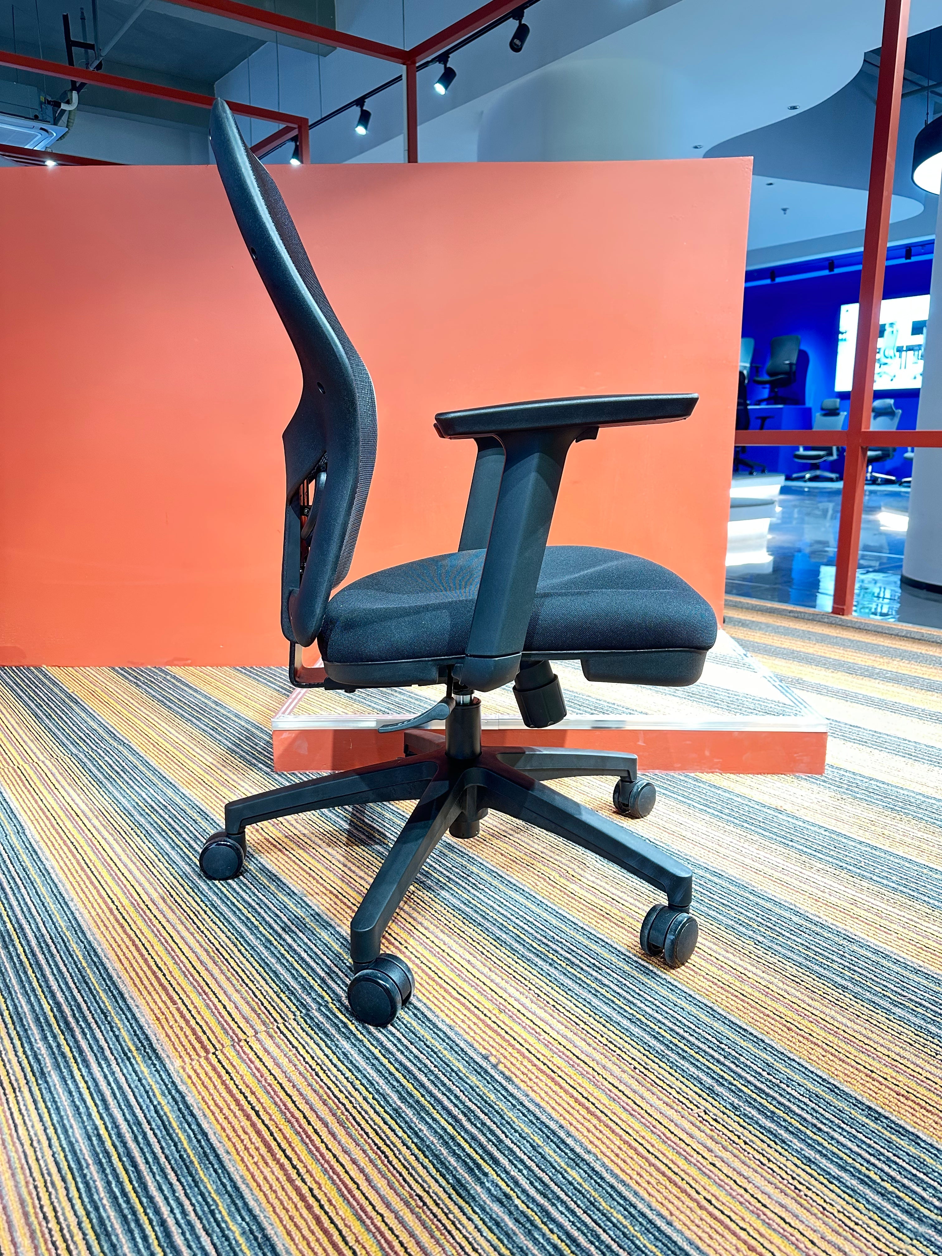 Johoofurniture Foam Seat Manager Chair M23