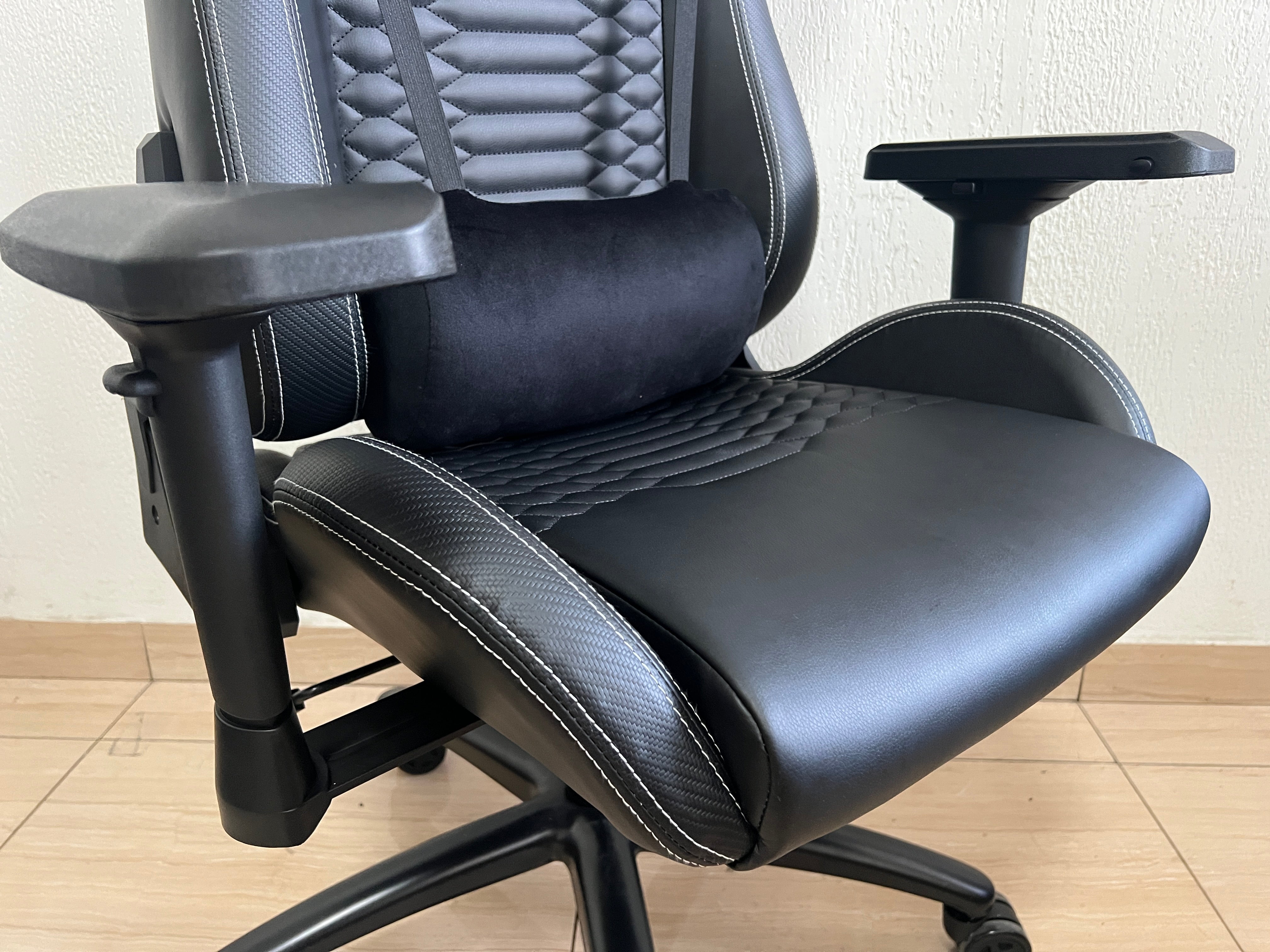 JOHOOFURNITURE  Hunchback-style gaming chair PU PVC Black color HA08