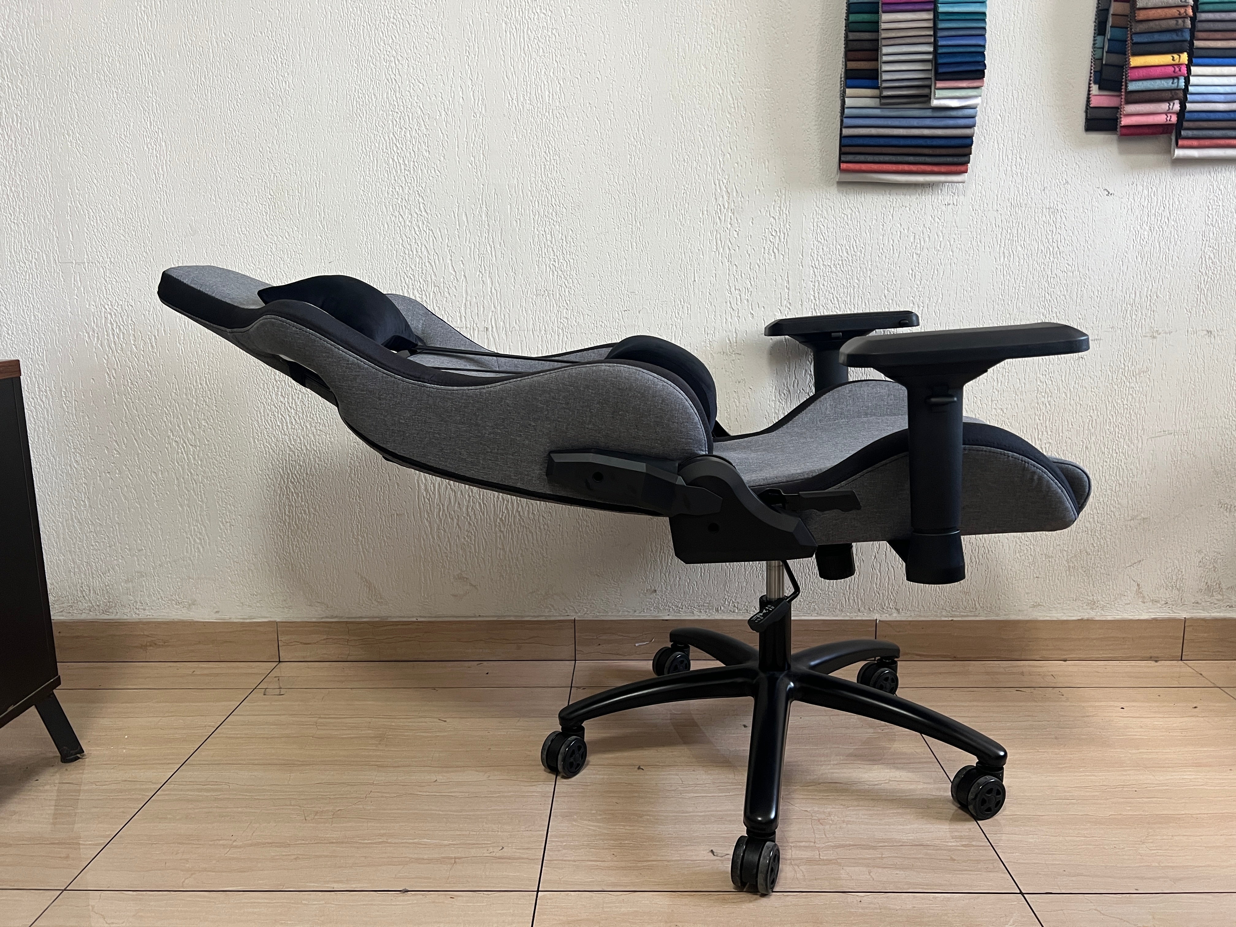 JOHOOFURNITURE  Hunchback-style gaming chair Grey Fabric Color HA07