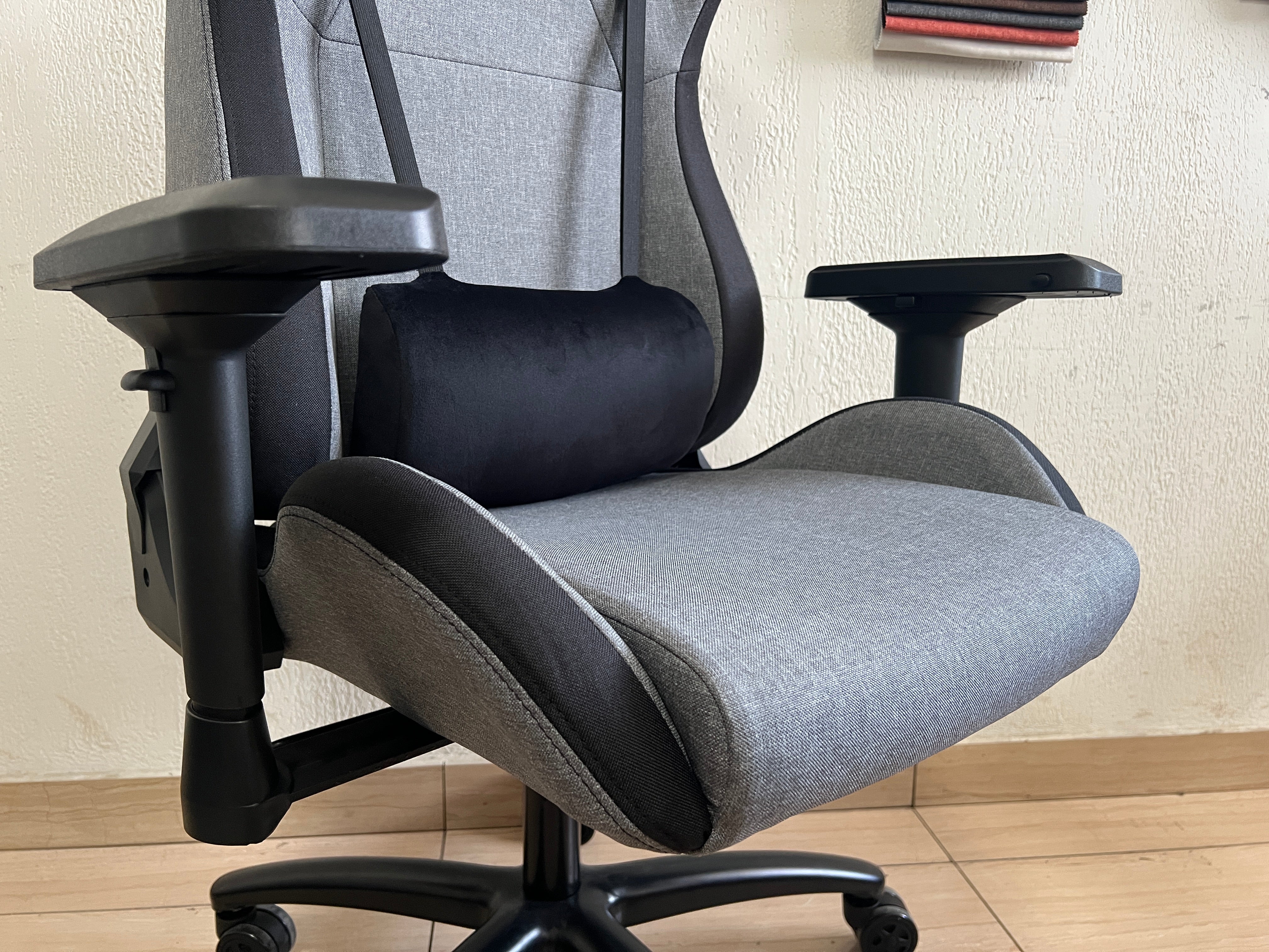 JOHOOFURNITURE  Hunchback-style gaming chair Grey Fabric Color HA07