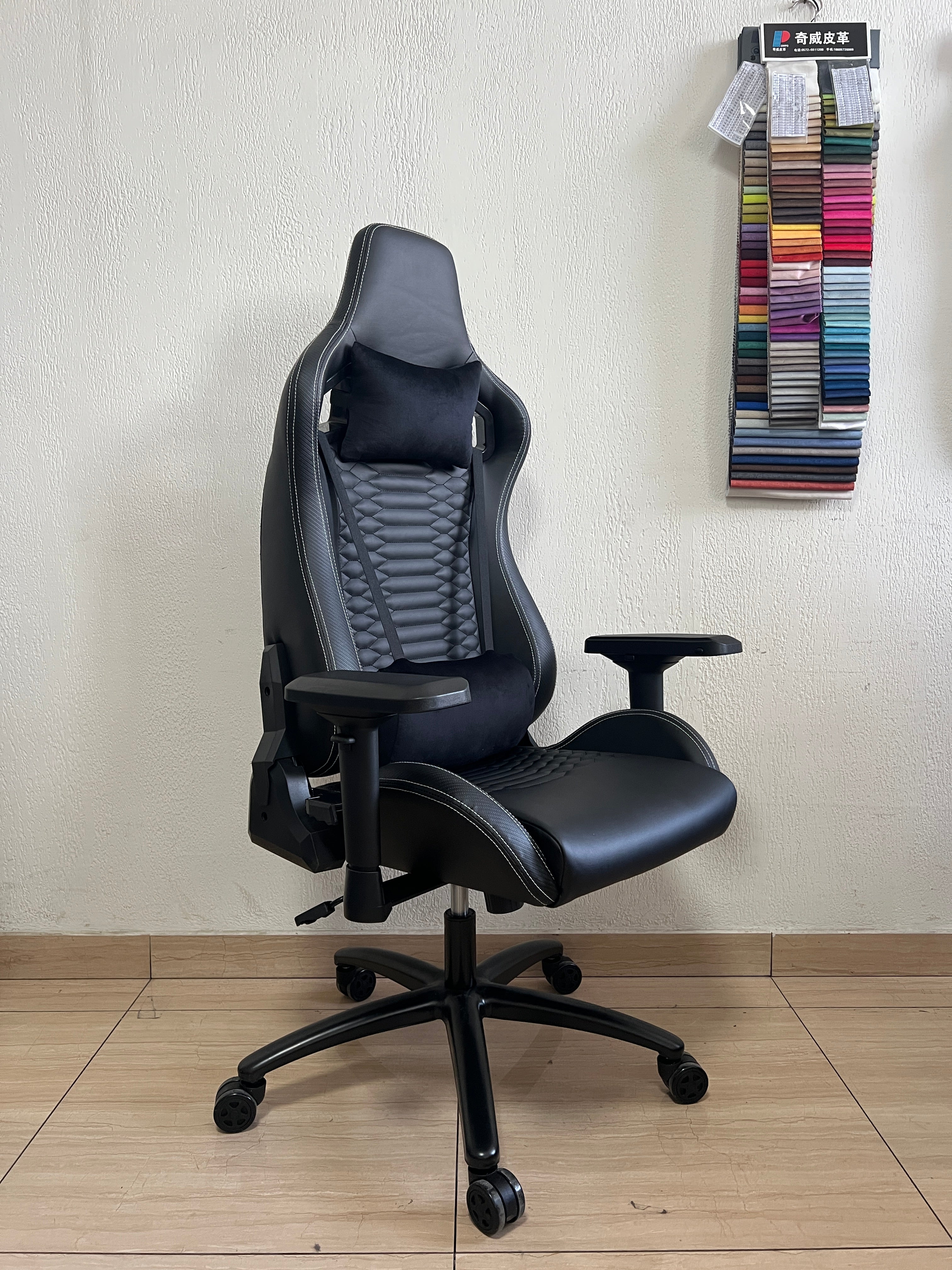 JOHOOFURNITURE  Hunchback-style gaming chair PU PVC Black color HA08