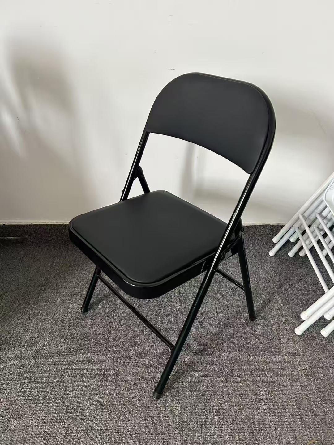 Cheap Price Promotion With Soft Padded Folding plastic chairs Even Party #9010