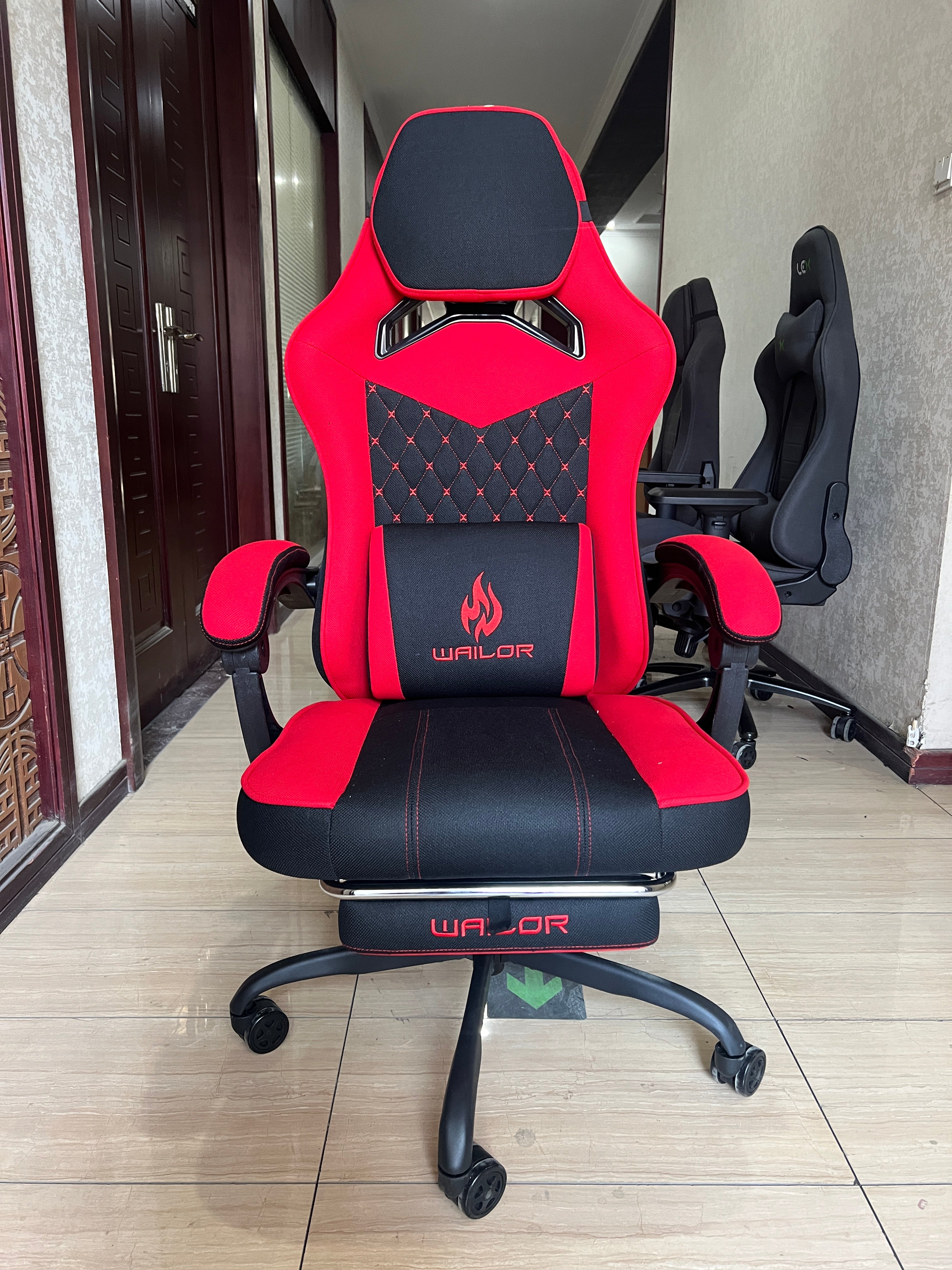 JOHOOFURNITURE  E-Sport Chair Special Design with Footrest HA03