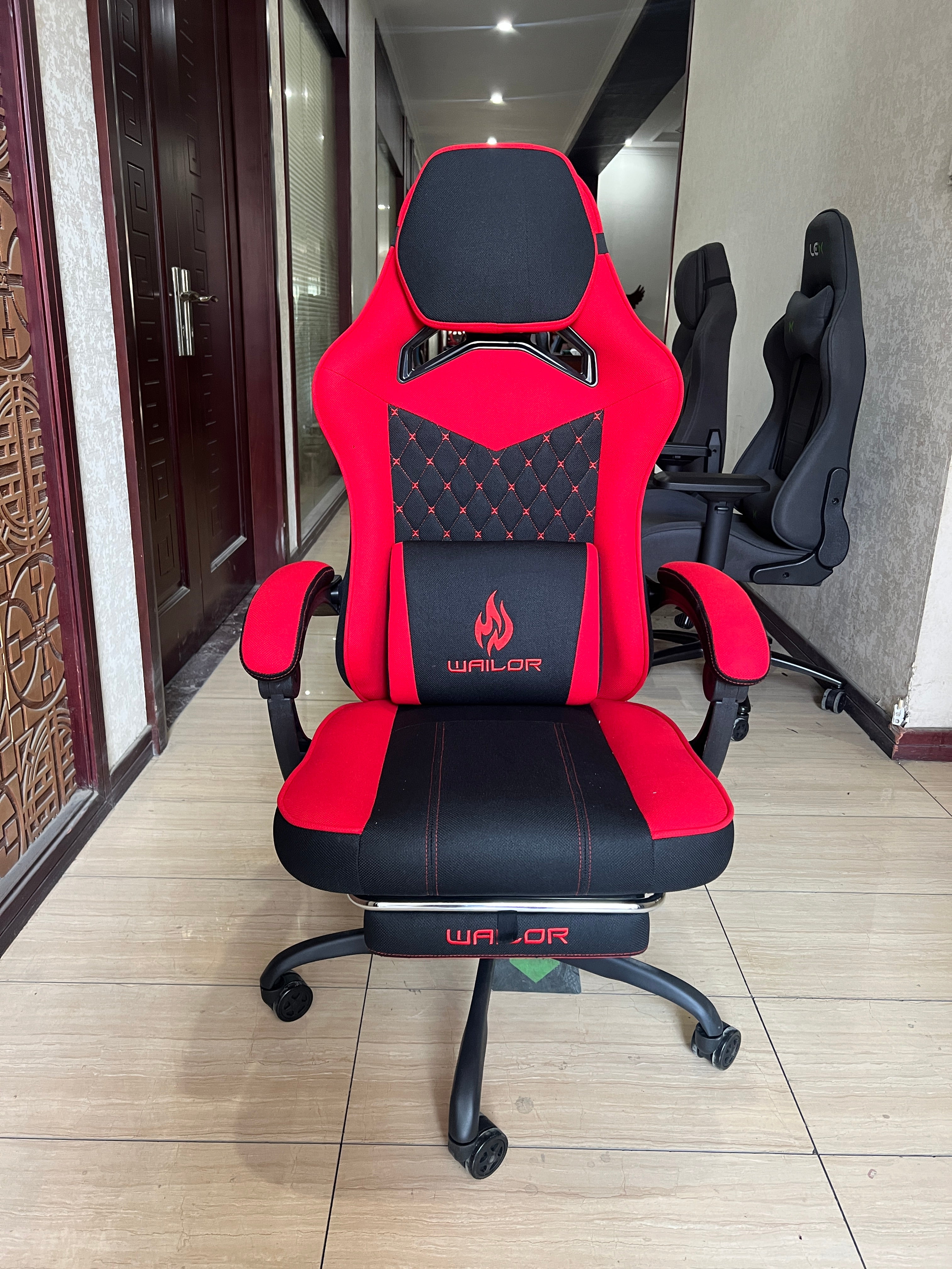 JOHOOFURNITURE  E-Sport Chair Special Design with Footrest HA03